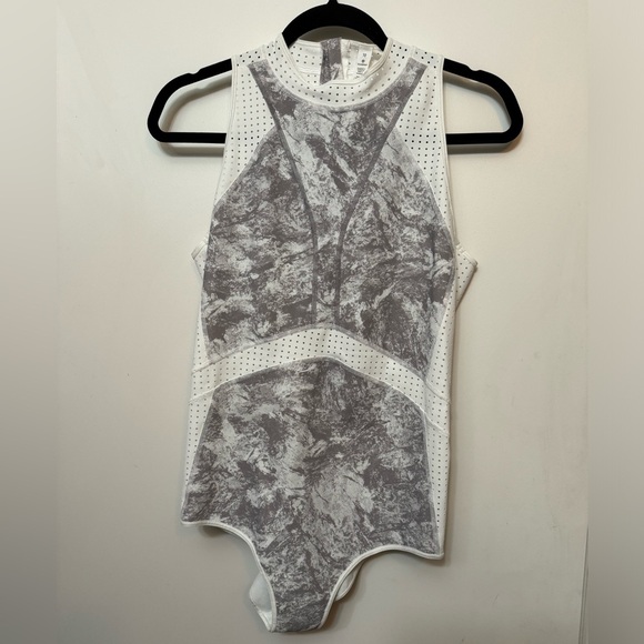 Lululemon NEW with TAG Most Popular Beach Break Med Paddlesuit (WSMS/WHT… - Picture 5 of 11